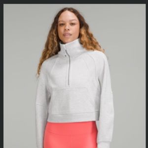 Scuba Oversized Funnel Neck HCUG M/L
Color: Heathered Core Ultra Light Grey